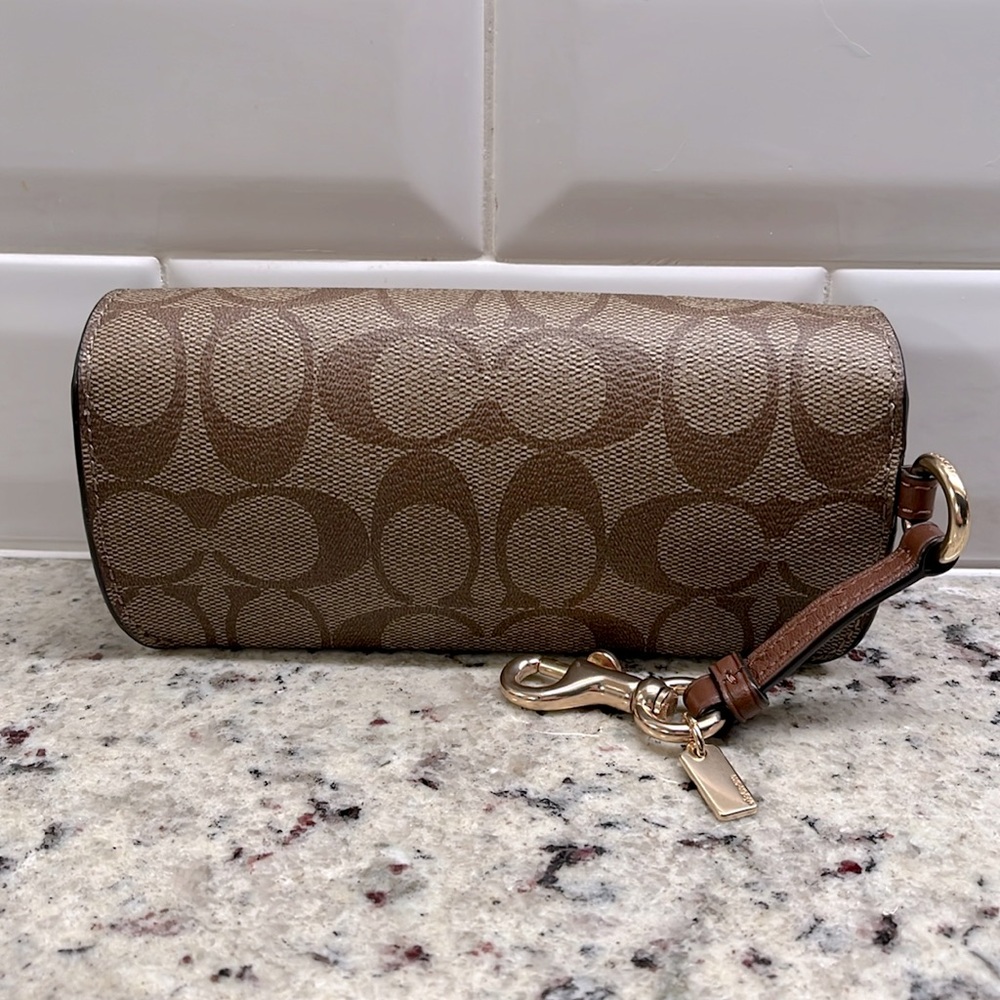 Coach Signature C Sunglass Case EUC - Picture 4 of 8